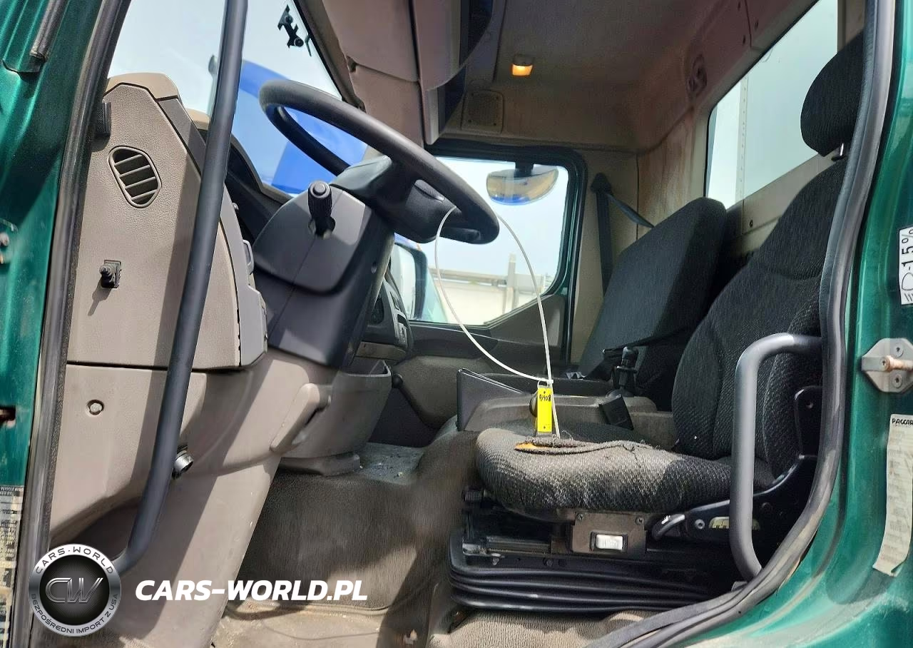 2016 Peterbilt 220 Box Truck VIN:3BPPHM8X0GF591202 - 5