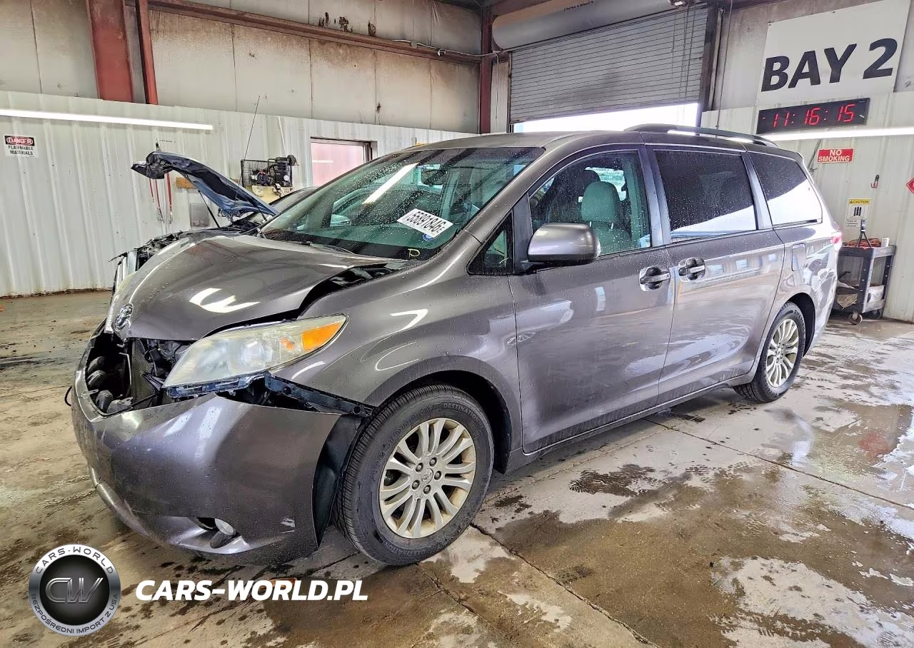 2011 Toyota Sienna Xle 8-Passenger