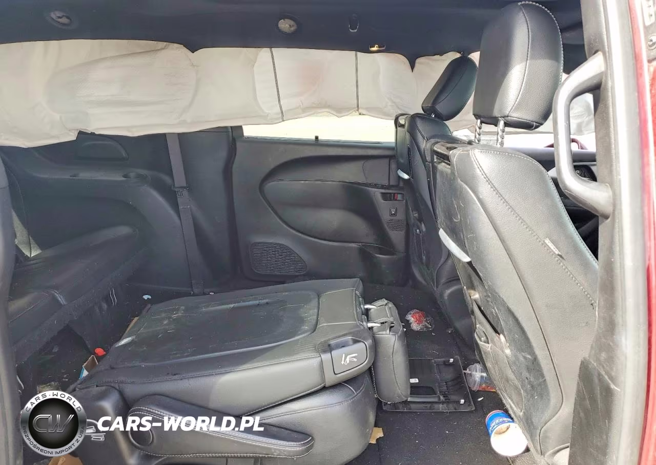 2019 Chrysler Pacifica Touring L Plus VIN:2C4RC1EGXKR507992 - 11