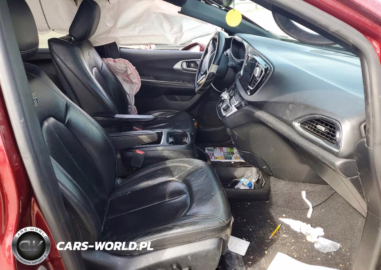 2019 Chrysler Pacifica Touring L Plus VIN:2C4RC1EGXKR507992 - 7