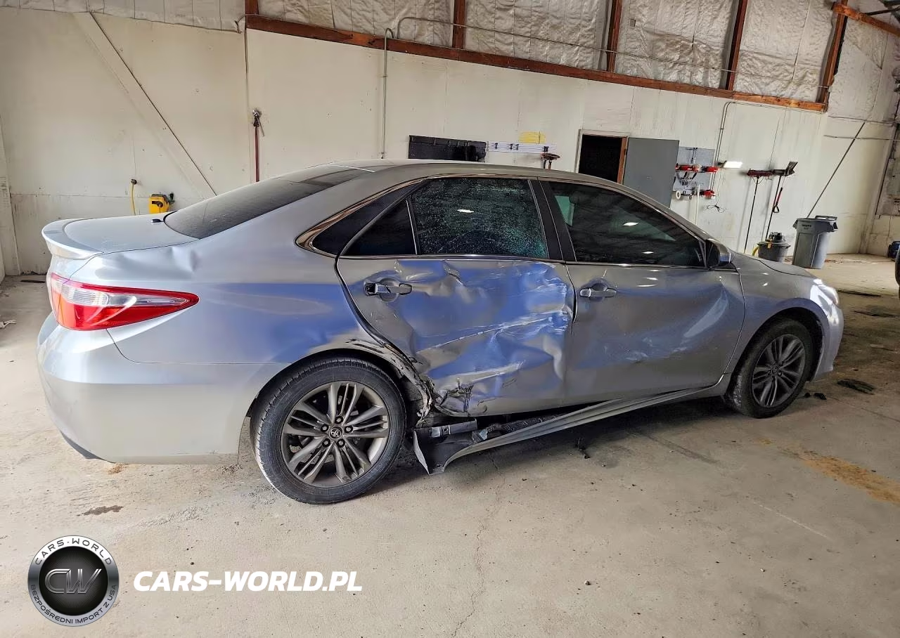 2015 Toyota Camry Se VIN:4T1BF1FK1FU960141 - 3