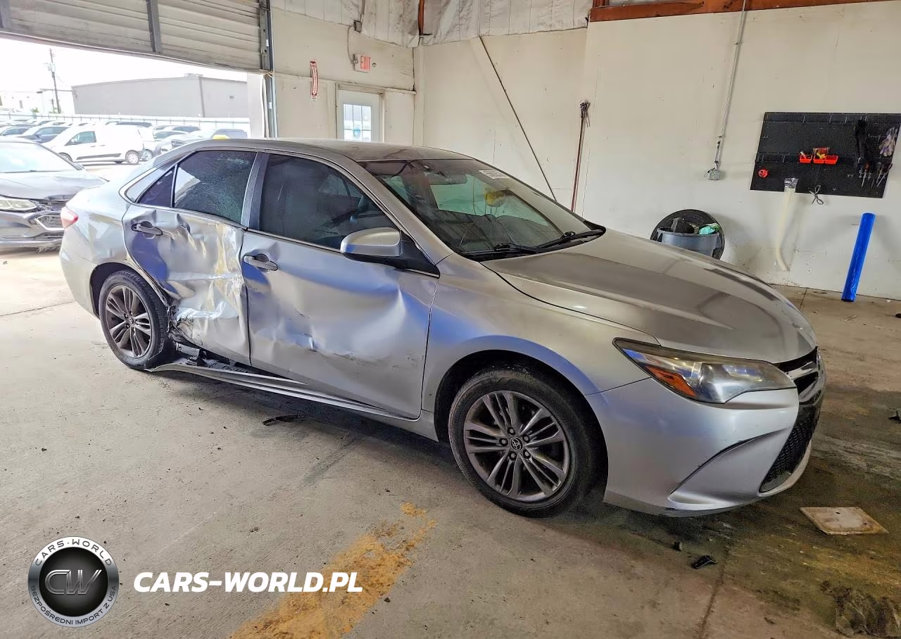 2015 Toyota Camry Se VIN:4T1BF1FK1FU960141 - 4