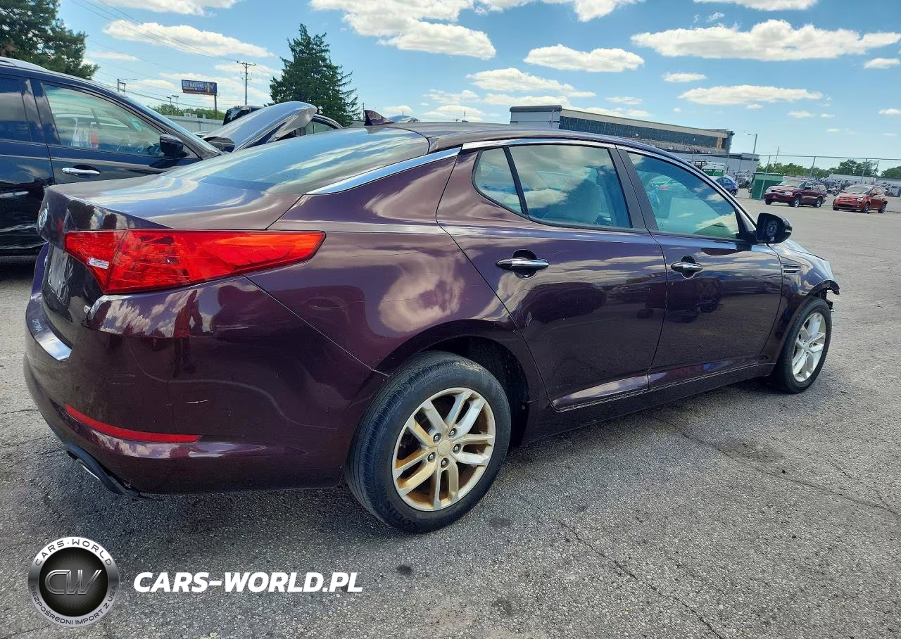 2012 Kia Optima Lx VIN:5XXGM4A72CG055929 - 3