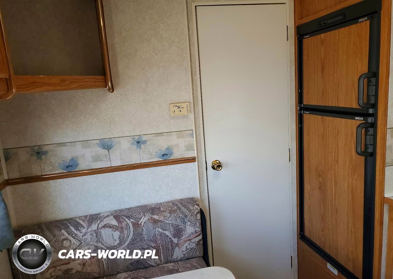 2003 Fleetwood Prowler Camper VIN:1EC1J252031589681 - 8