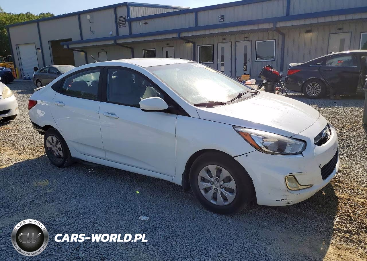 2015 Hyundai Accent Gls VIN:KMHCT4AE6FU799463 - 4