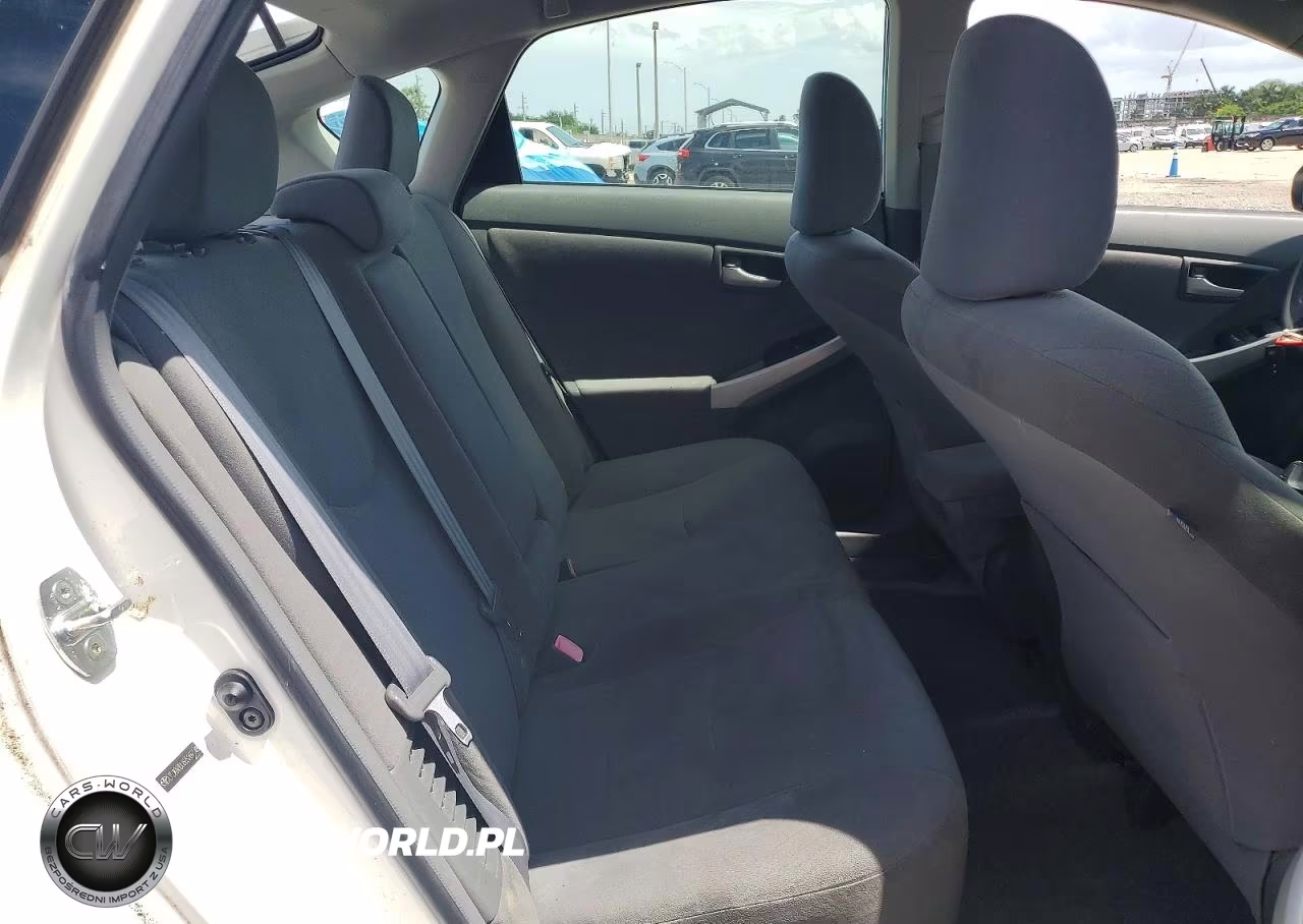 2011 Toyota Prius Two VIN:JTDKN3DU6B5269148 - 10
