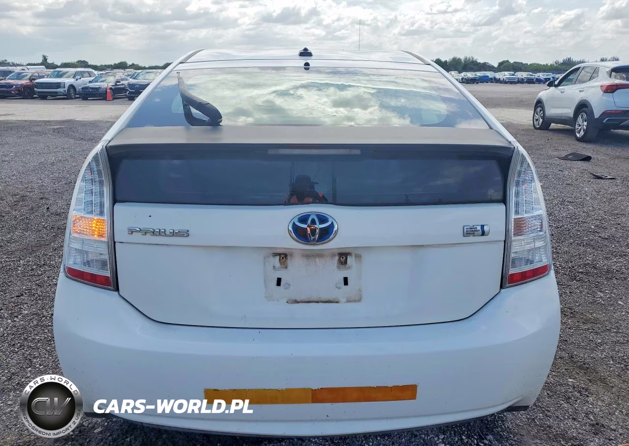 2011 Toyota Prius Two VIN:JTDKN3DU6B5269148 - 6