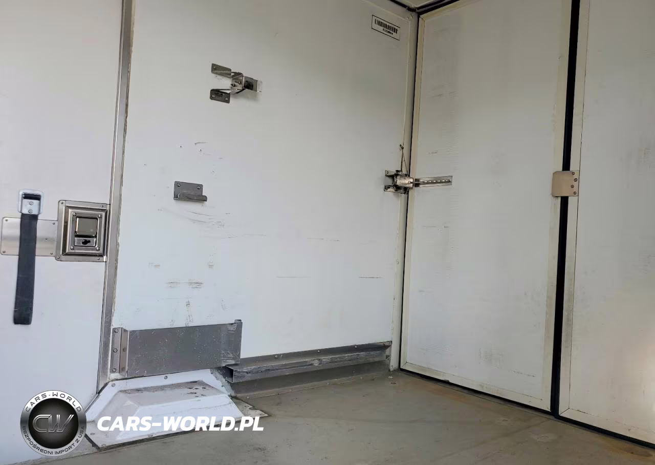 2020 Ford Transit Delivery Truck VIN:1FDBW5Z80LKB80372 - 10