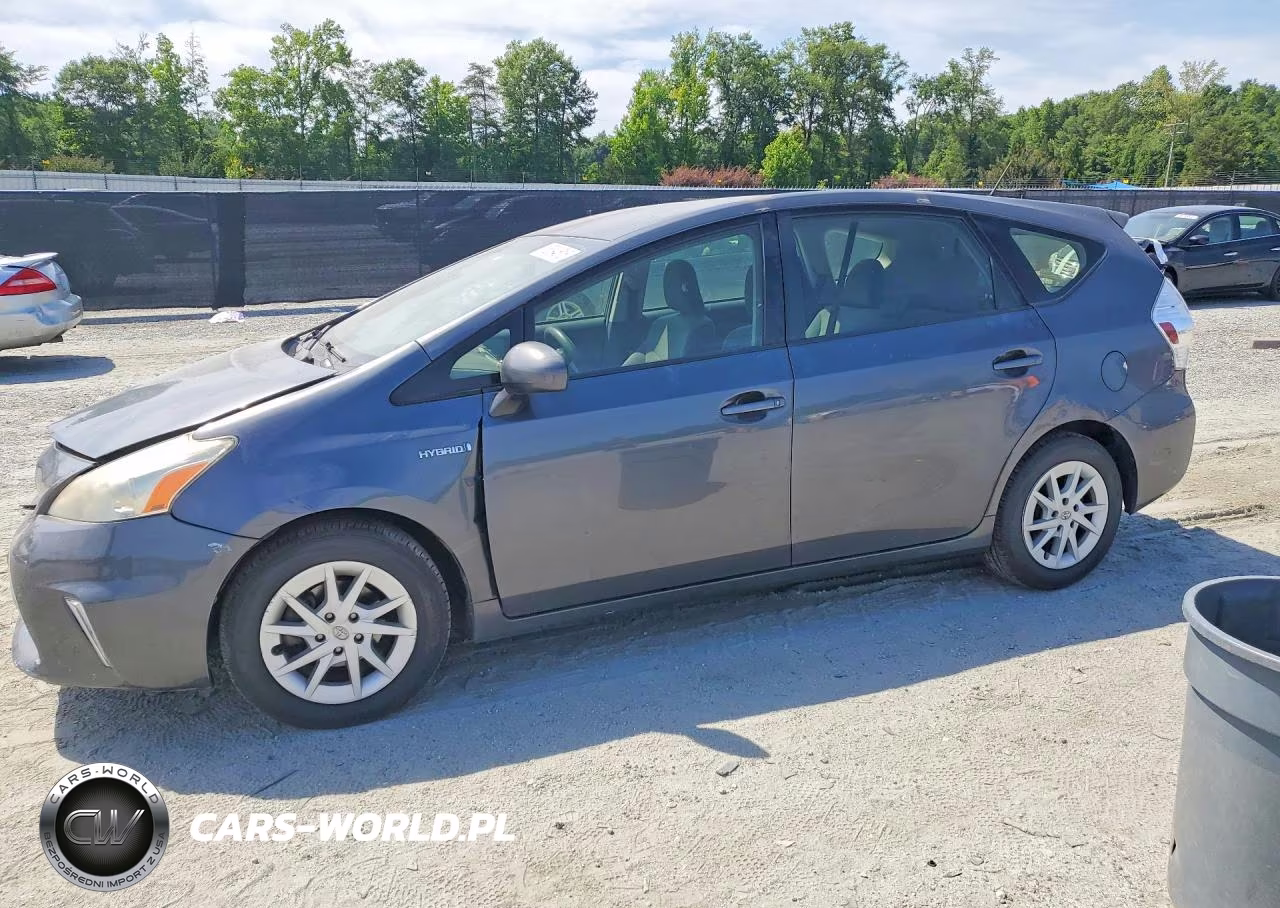 2013 Toyota Prius V Three – zdjęcie 1 z 12