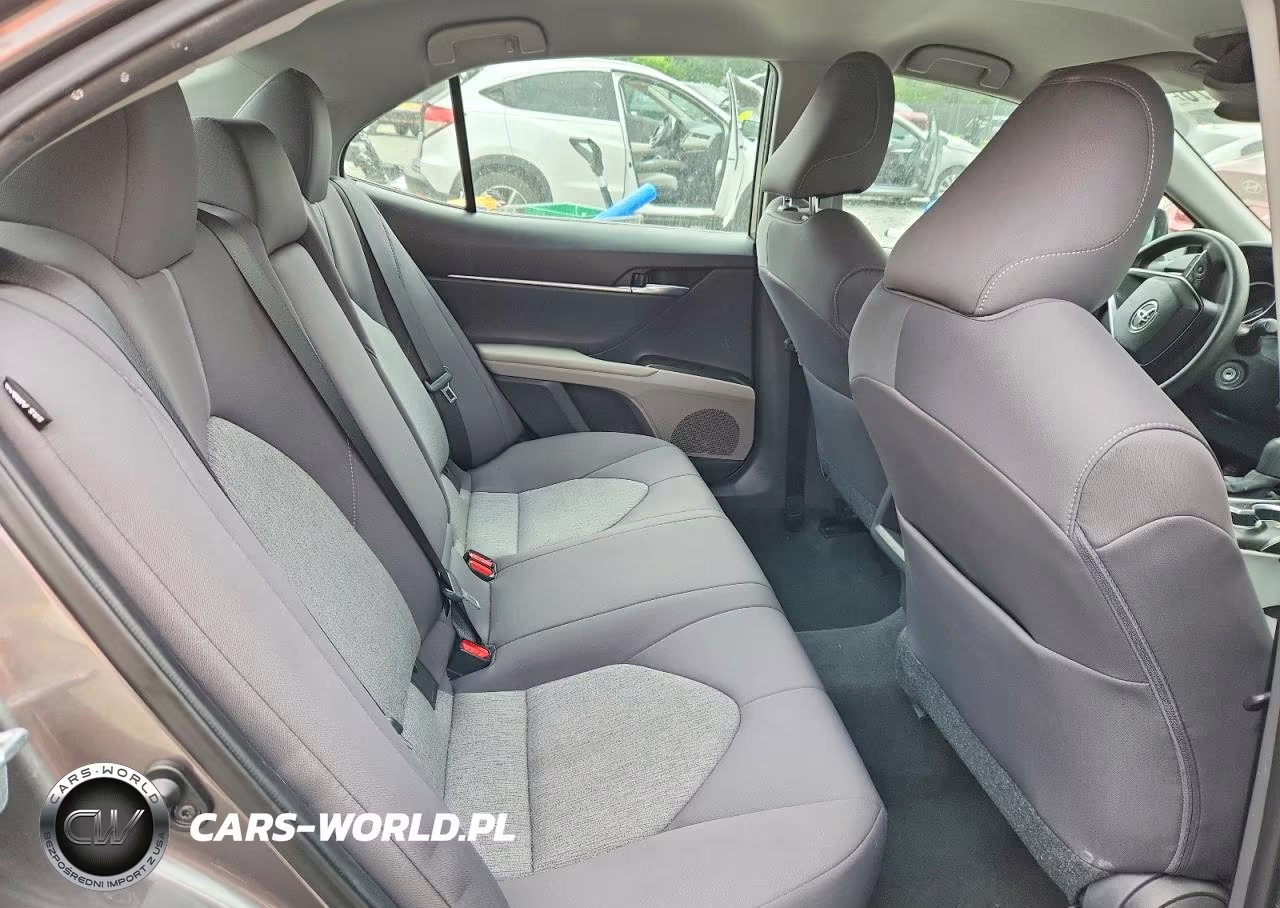 2021 Toyota Camry Le VIN:4T1C11AK5MU539465 - 10