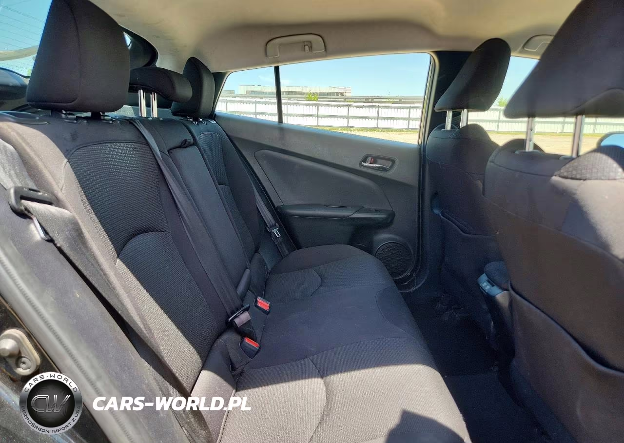 2019 Toyota Prius Le VIN:JTDKARFU1K3089308 - 10