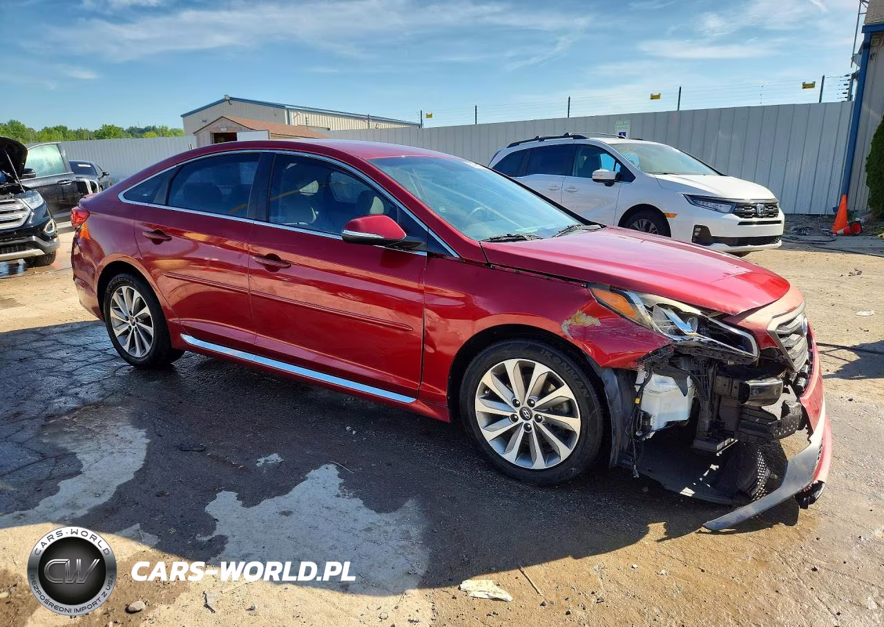 2015 Hyundai Sonata Sport VIN:5NPE34AF1FH180642 - 4