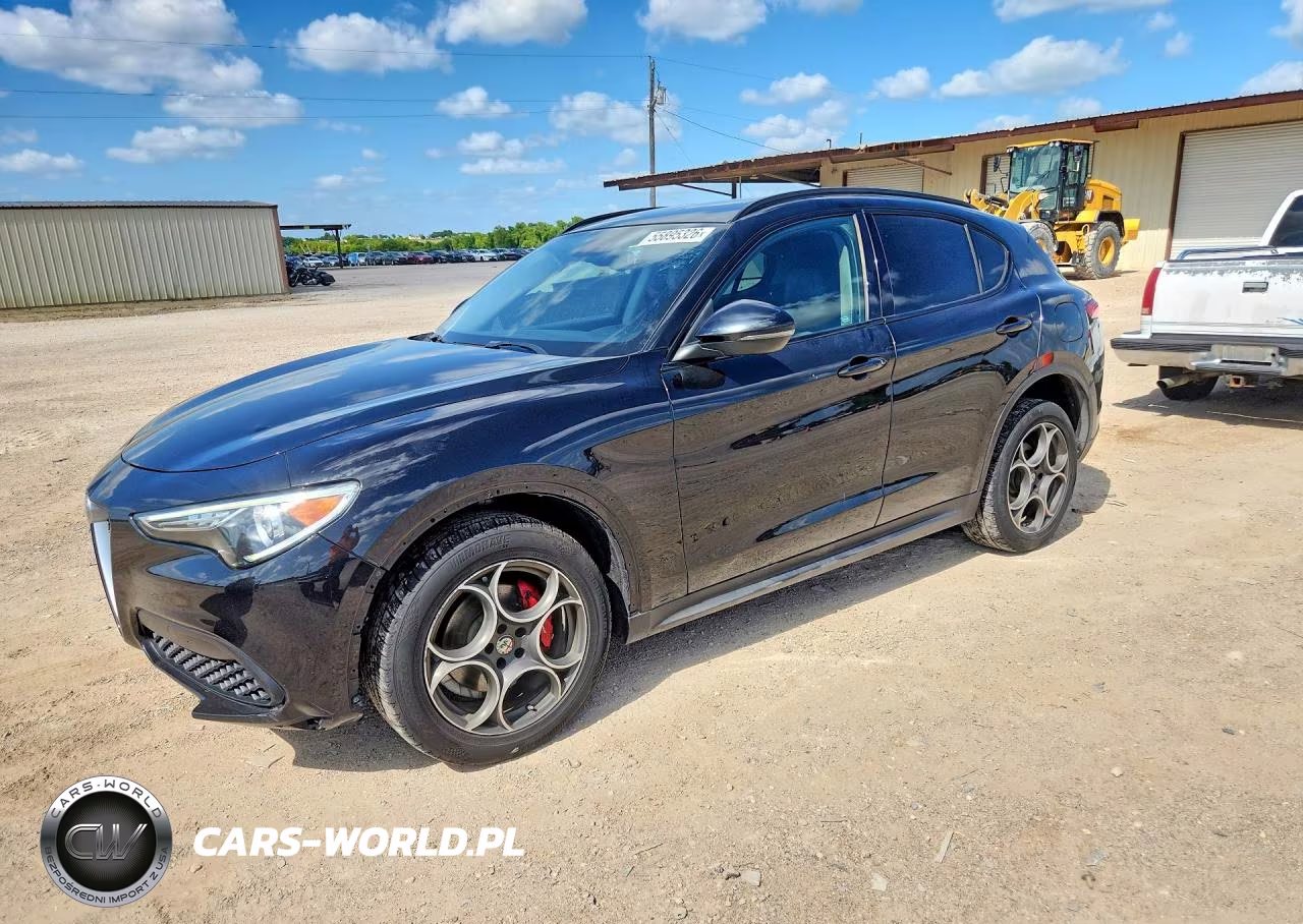 2018 Alfa Romeo Stelvio Sport