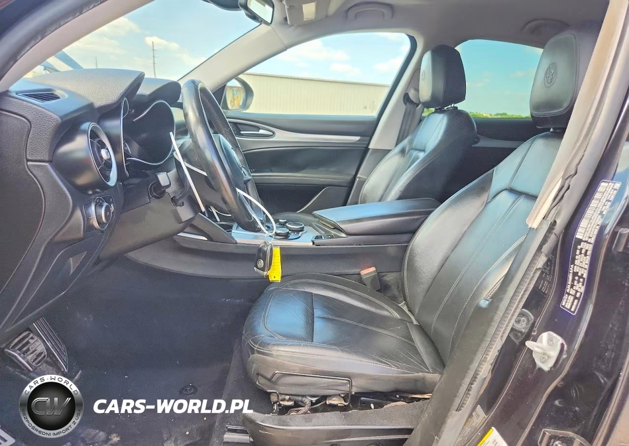 2018 Alfa Romeo Stelvio Sport VIN:ZASFAKPNXJ7B85520 - 7