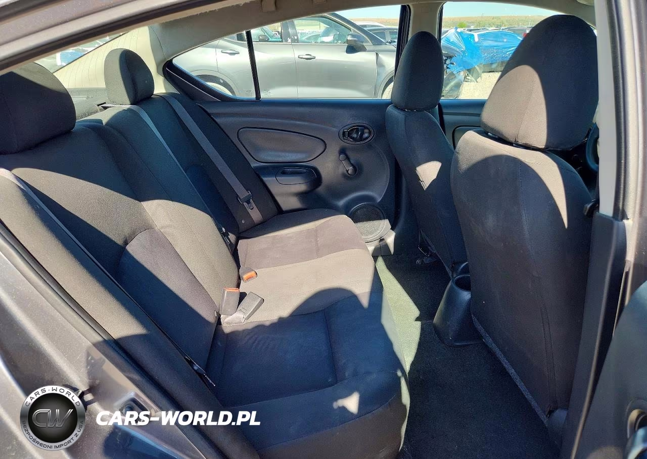 2018 Nissan Versa S Plus VIN:3N1CN7AP2JL854367 - 10