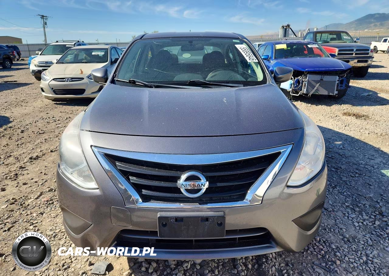 2018 Nissan Versa S Plus VIN:3N1CN7AP2JL854367 - 5