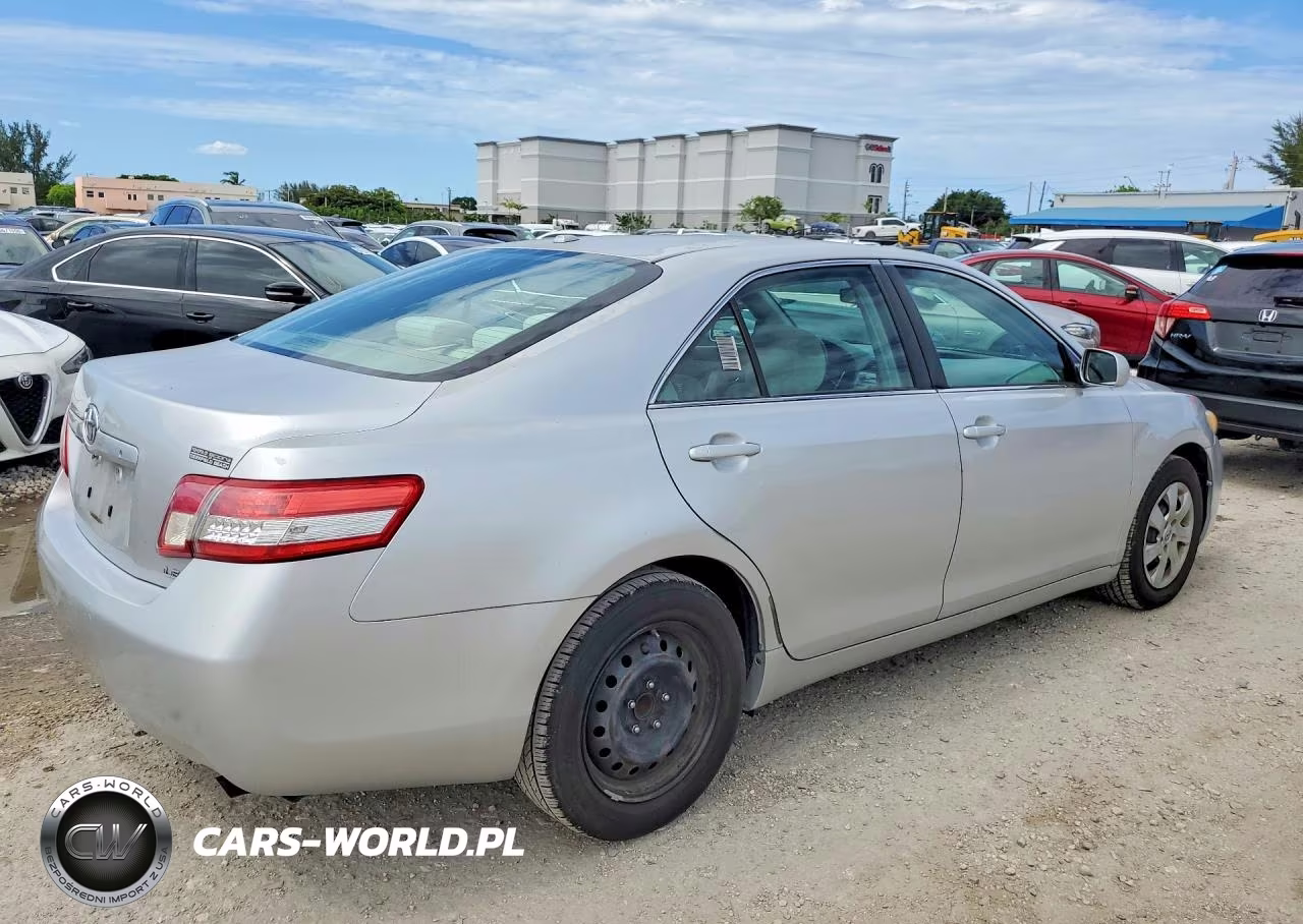 2010 Toyota Camry Le VIN:4T1BF3EK8AU092550 - 3