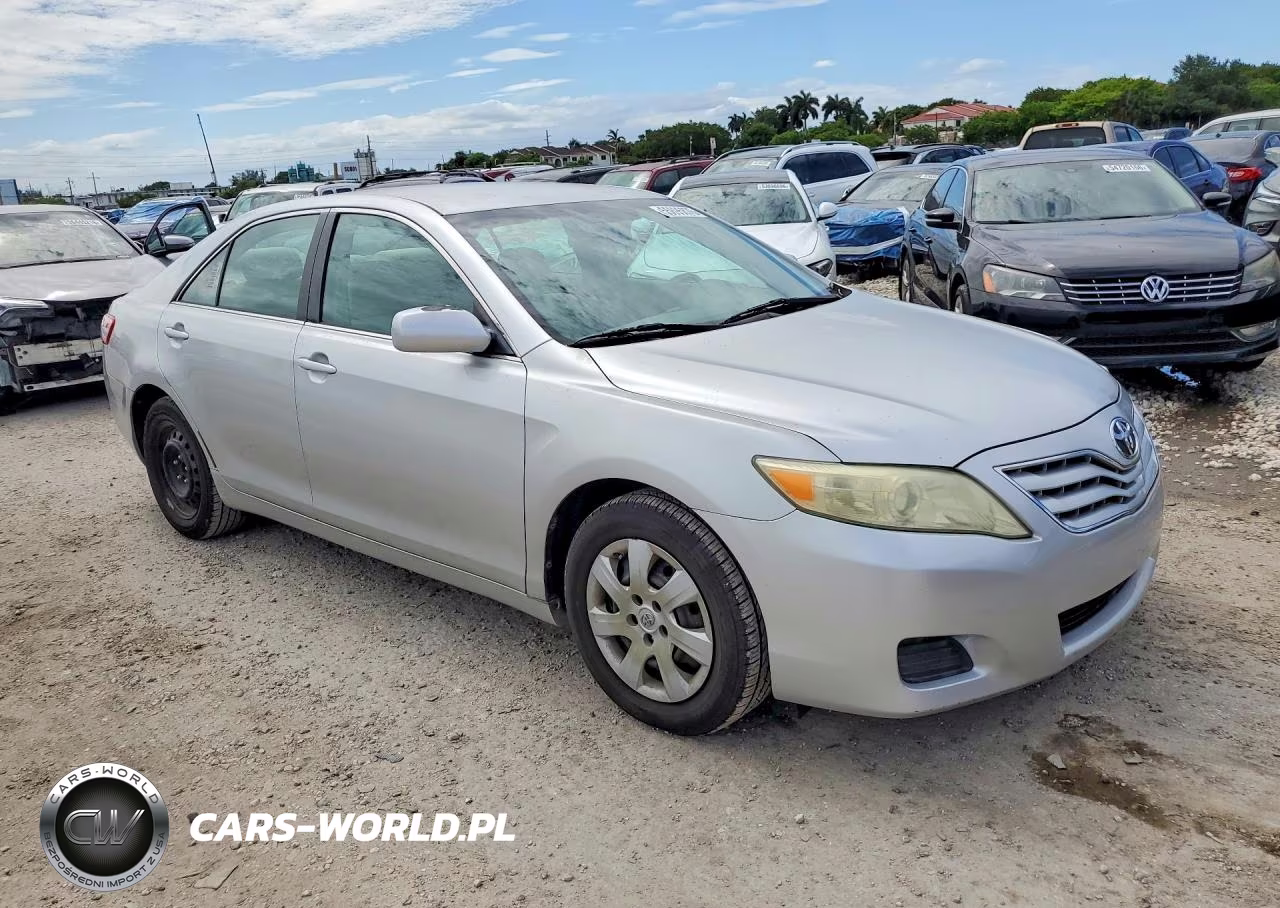 2010 Toyota Camry Le VIN:4T1BF3EK8AU092550 - 4