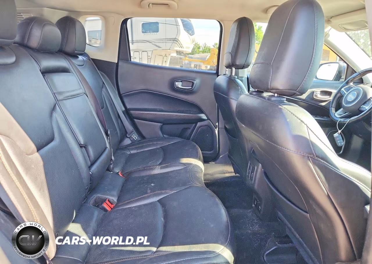 2019 Jeep Compass Limited VIN:3C4NJCCBXKT748925 - 10
