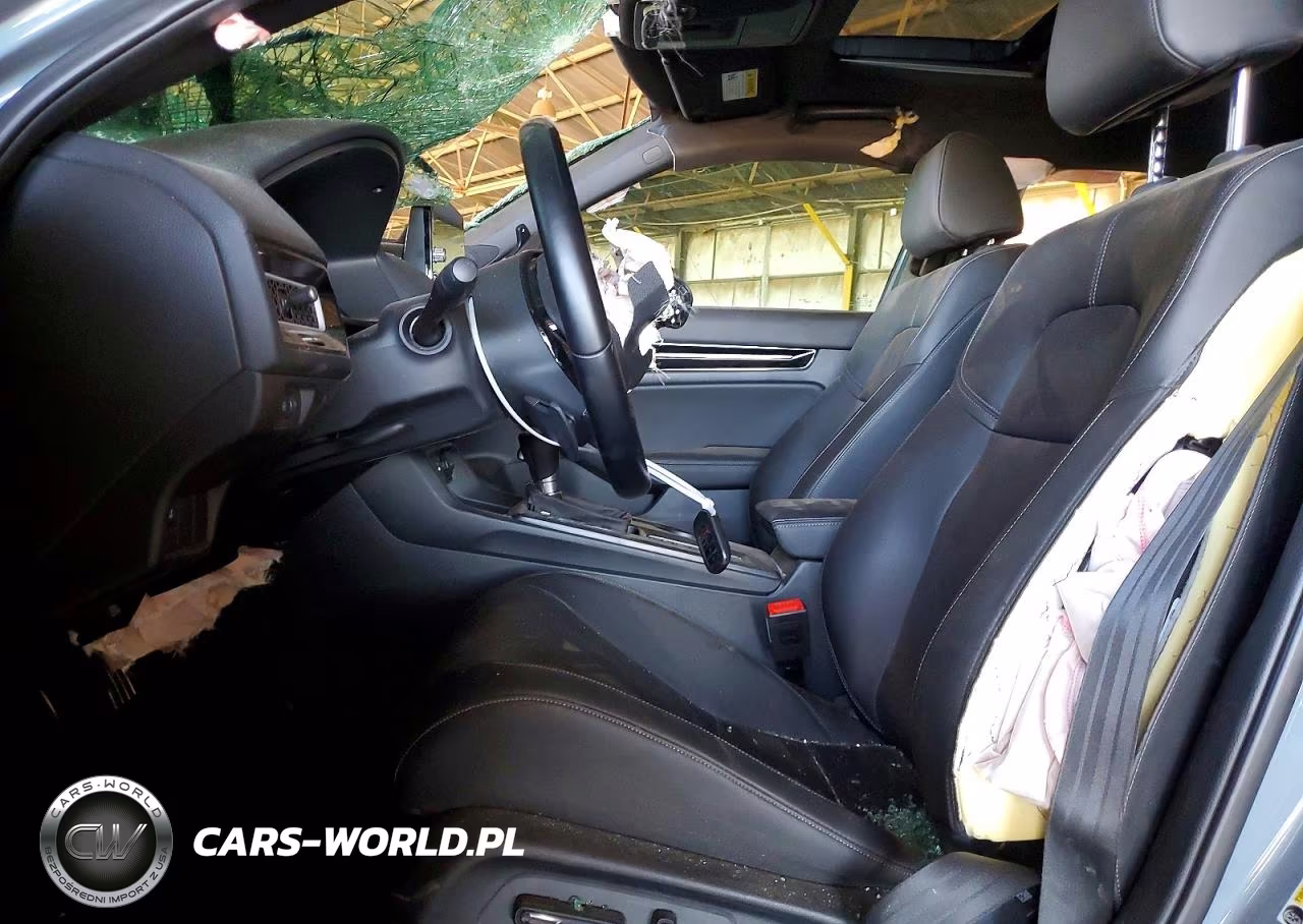 2025 Honda Civic Sport Touring VIN:JHMFL4H97SX000405 - 7
