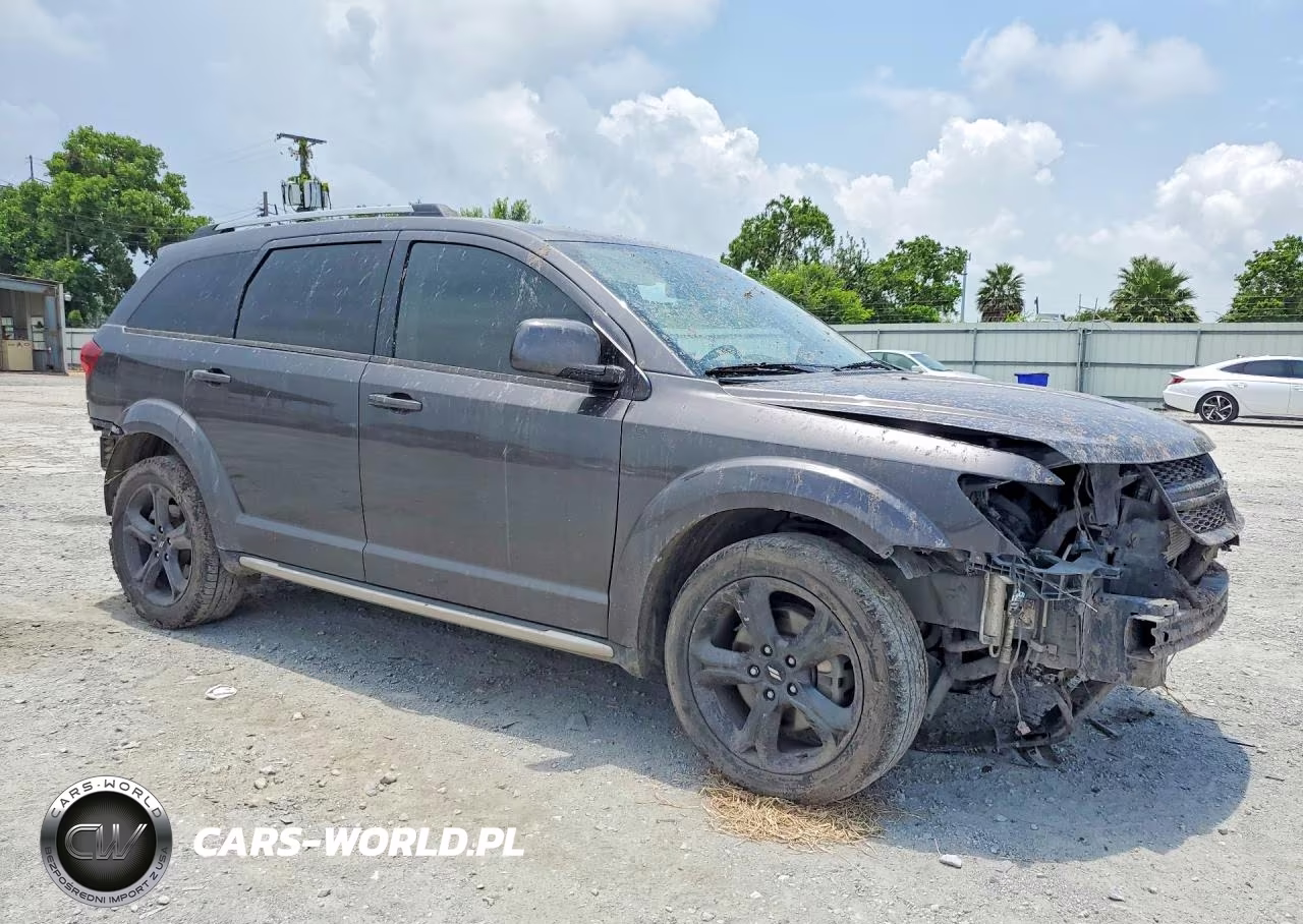 2019 Dodge Journey Crossroad VIN:3C4PDCGG9KT693633 - 4
