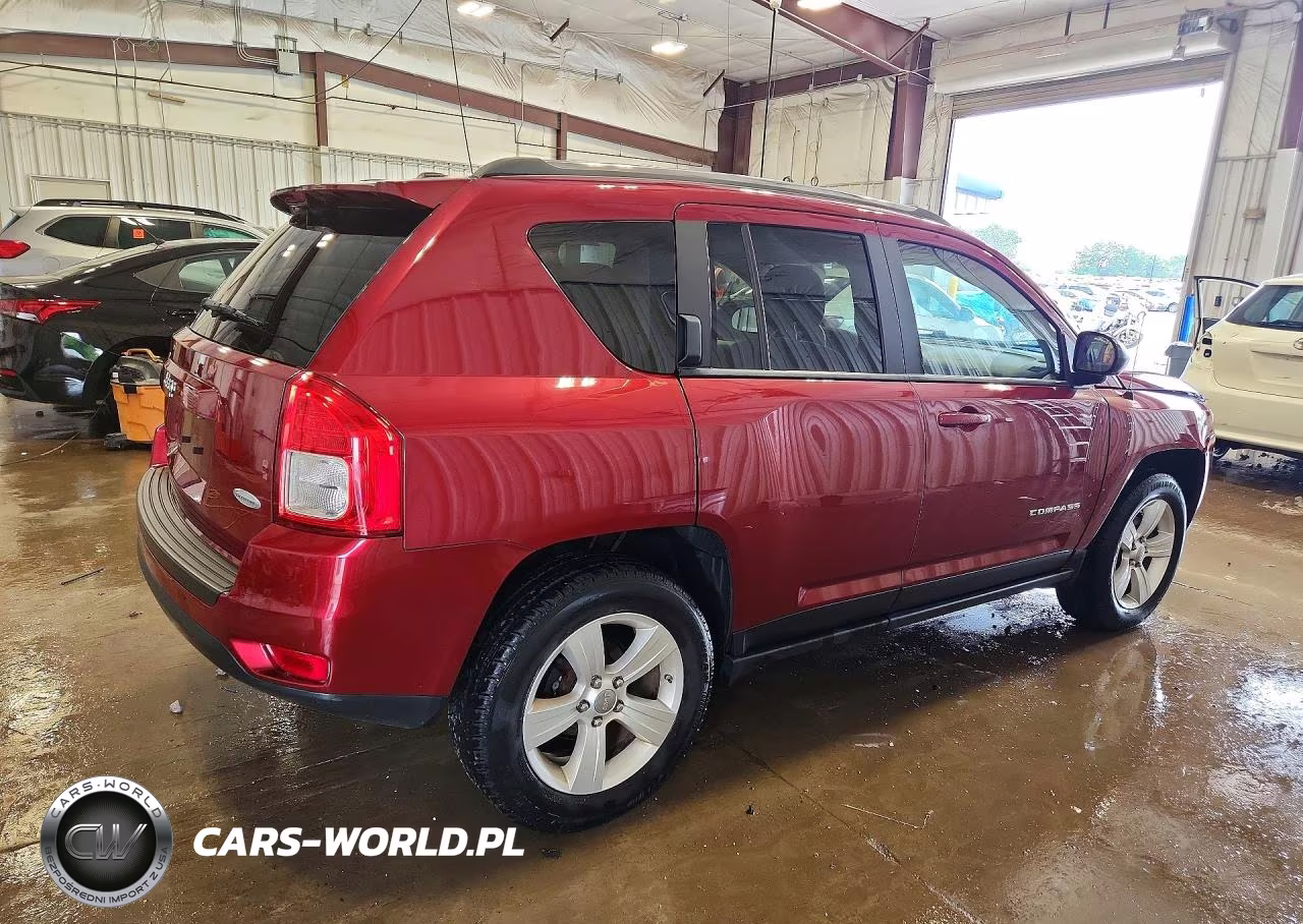 2012 Jeep Compass Latitude VIN:1C4NJDEB7CD524747 - 3