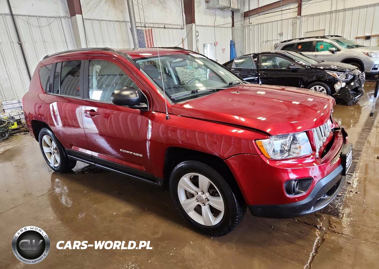 2012 Jeep Compass Latitude VIN:1C4NJDEB7CD524747 - 4