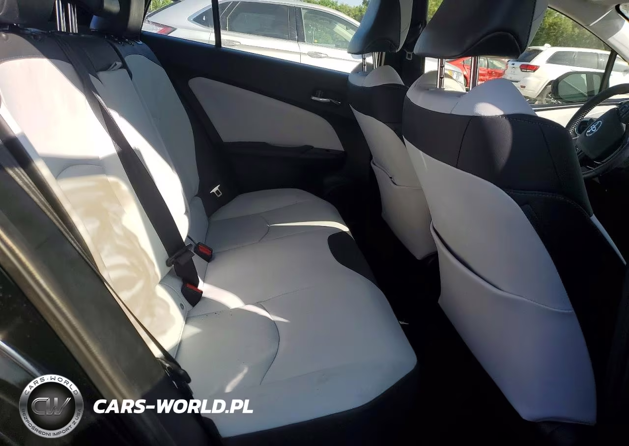 2021 Toyota Prius Xle Awd-E VIN:JTDL9MFU4M3025976 - 10