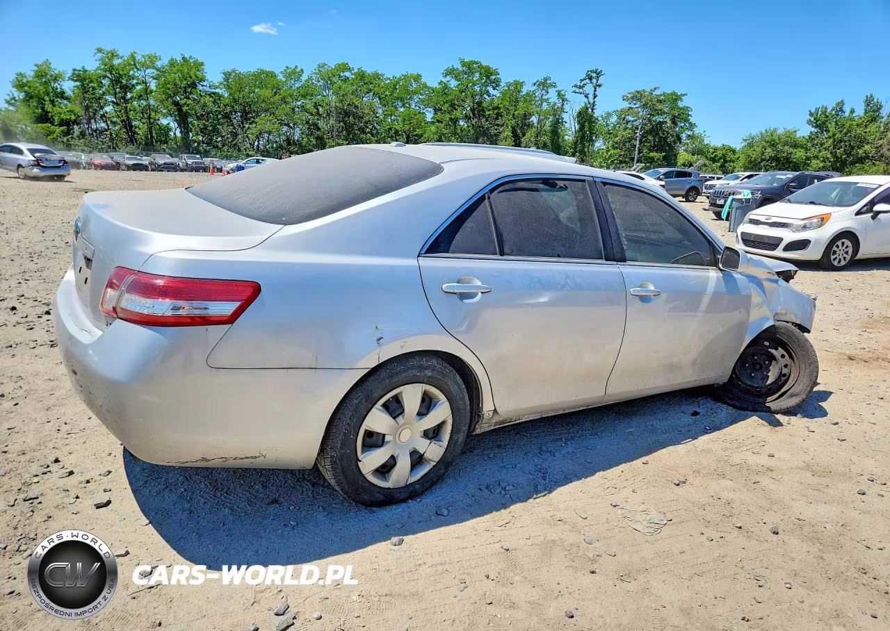 2010 Toyota Camry Le VIN:4T1BF3EK2AU075176 - 3