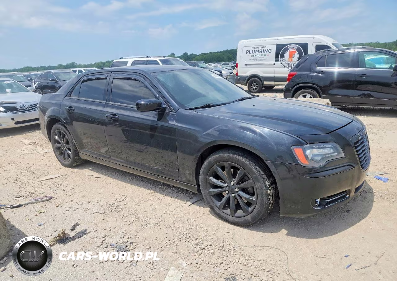 2014 Chrysler 300 300S VIN:2C3CCAGG8EH352876 - 4
