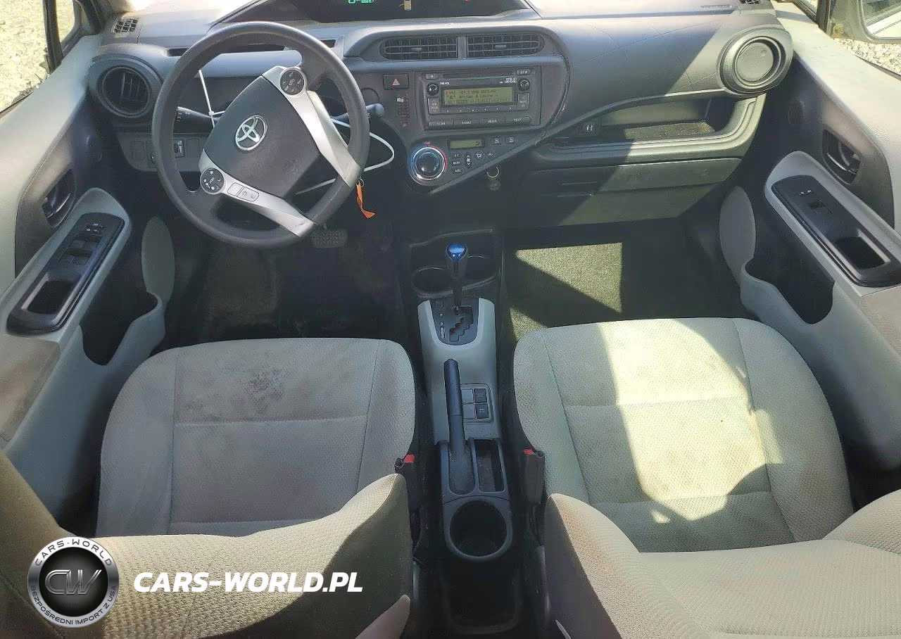 2013 Toyota Prius C One VIN:JTDKDTB3XD1531826 - 8