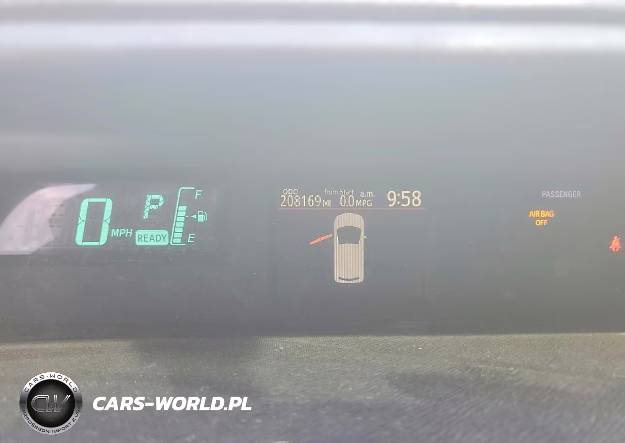 2013 Toyota Prius C One VIN:JTDKDTB3XD1531826 - 9