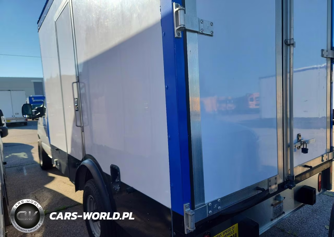2023 Ford E350 Refrigerated Box Truck VIN:1FDWE3FK5PDD09757 - 2