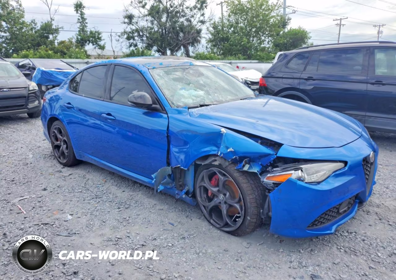 2019 Alfa Romeo Giulia Ti VIN:ZARFAMBN9K7607201 - 4