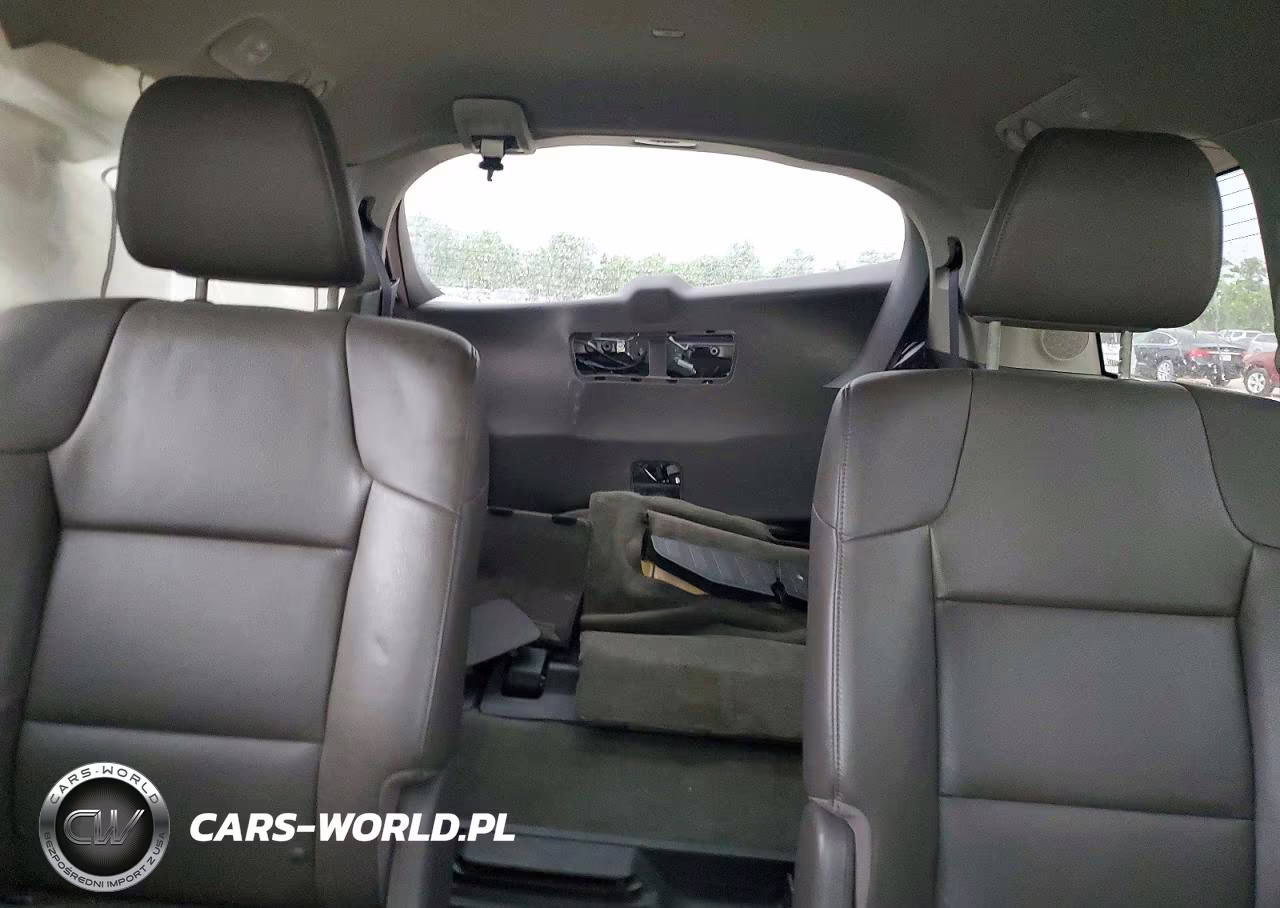2016 Honda Odyssey Touring VIN:5FNRL5H95GB059037 - 10
