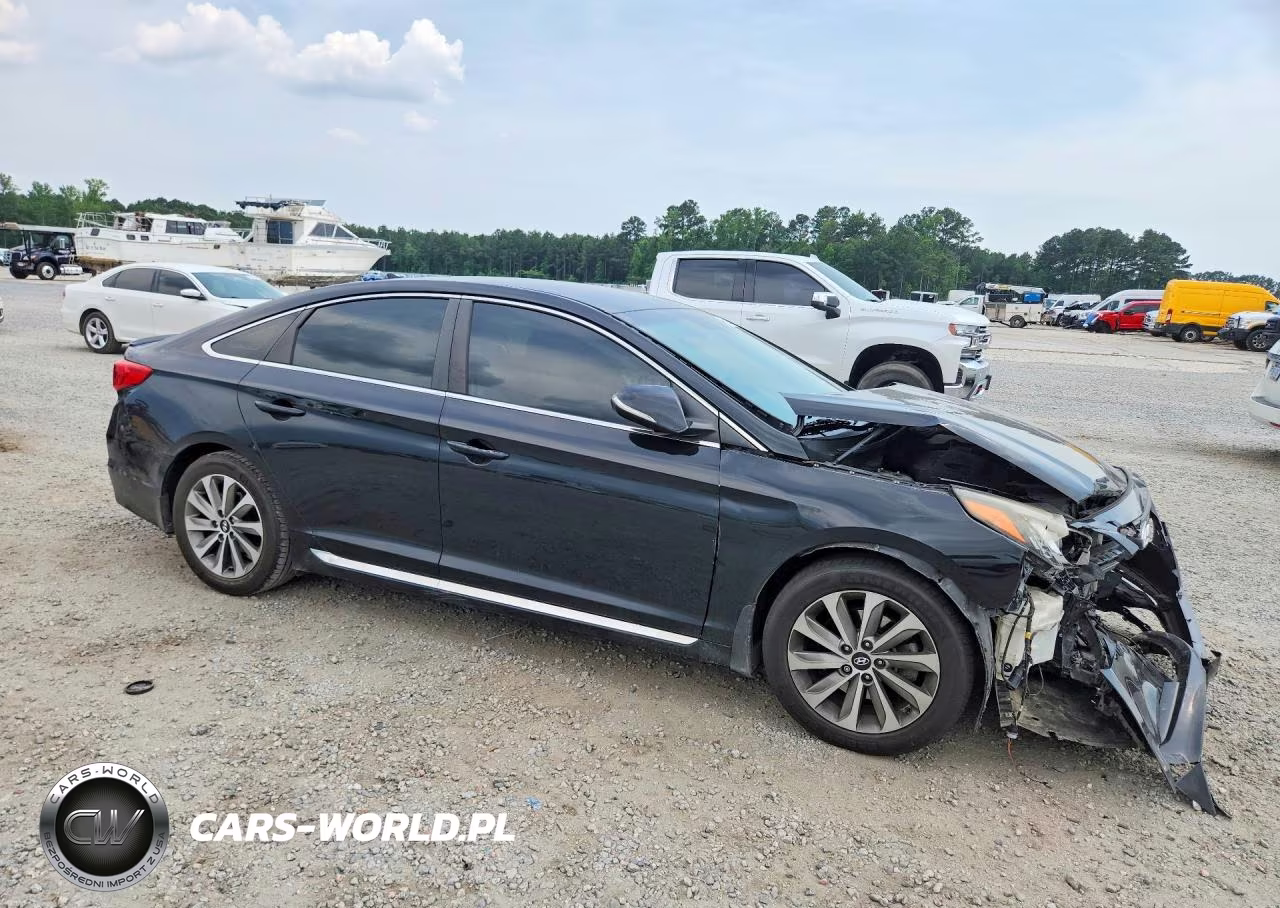 2016 Hyundai Sonata Sport VIN:5NPE34AF6GH279054 - 4