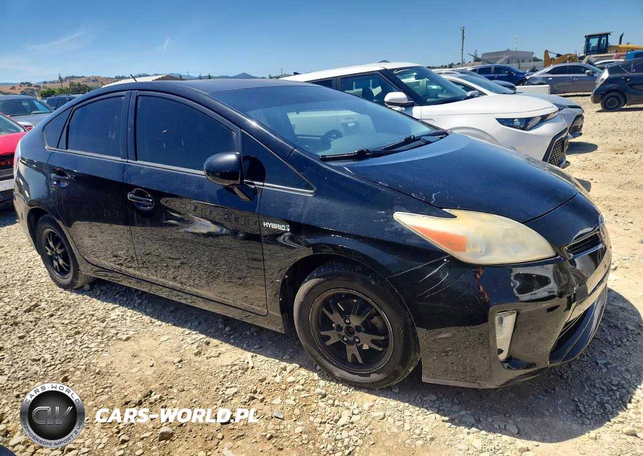 2013 Toyota Prius Two VIN:JTDKN3DU7D5635489 - 4