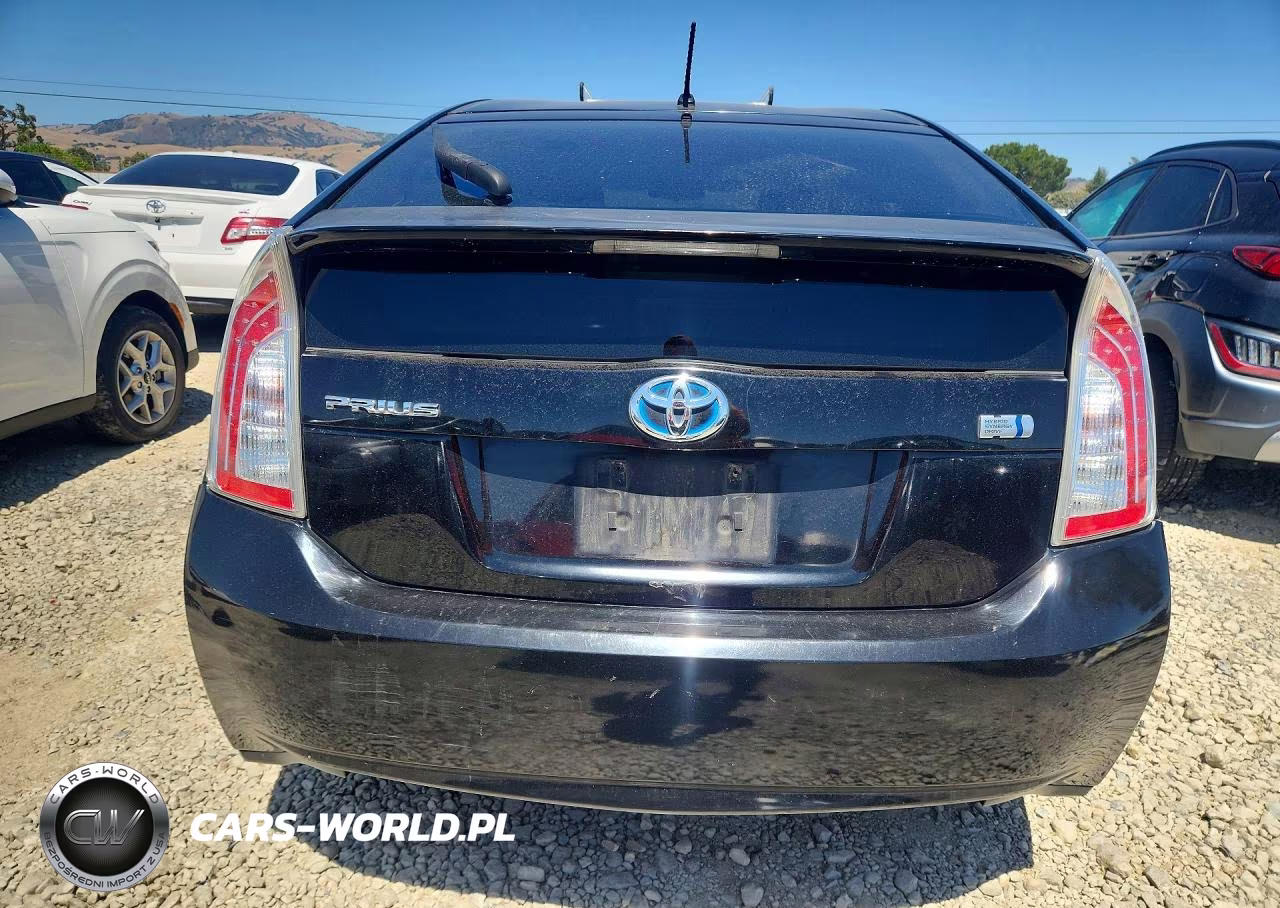 2013 Toyota Prius Two VIN:JTDKN3DU7D5635489 - 6