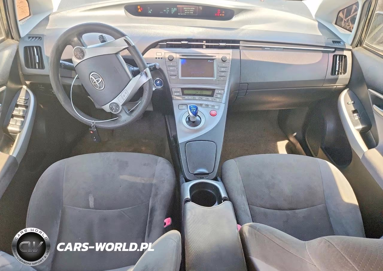 2013 Toyota Prius Two VIN:JTDKN3DU7D5635489 - 8