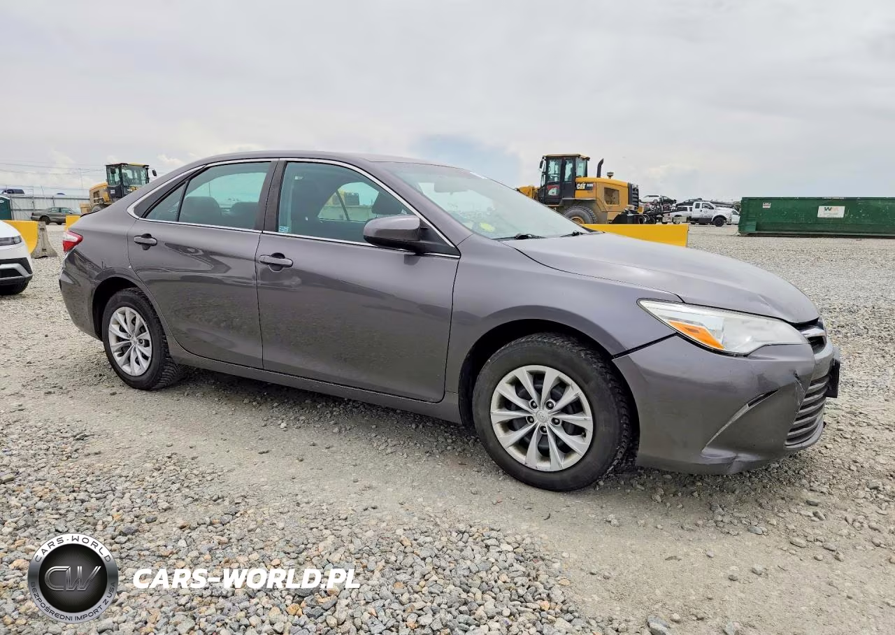 2015 Toyota Camry Le VIN:4T4BF1FK0FR444942 - 4