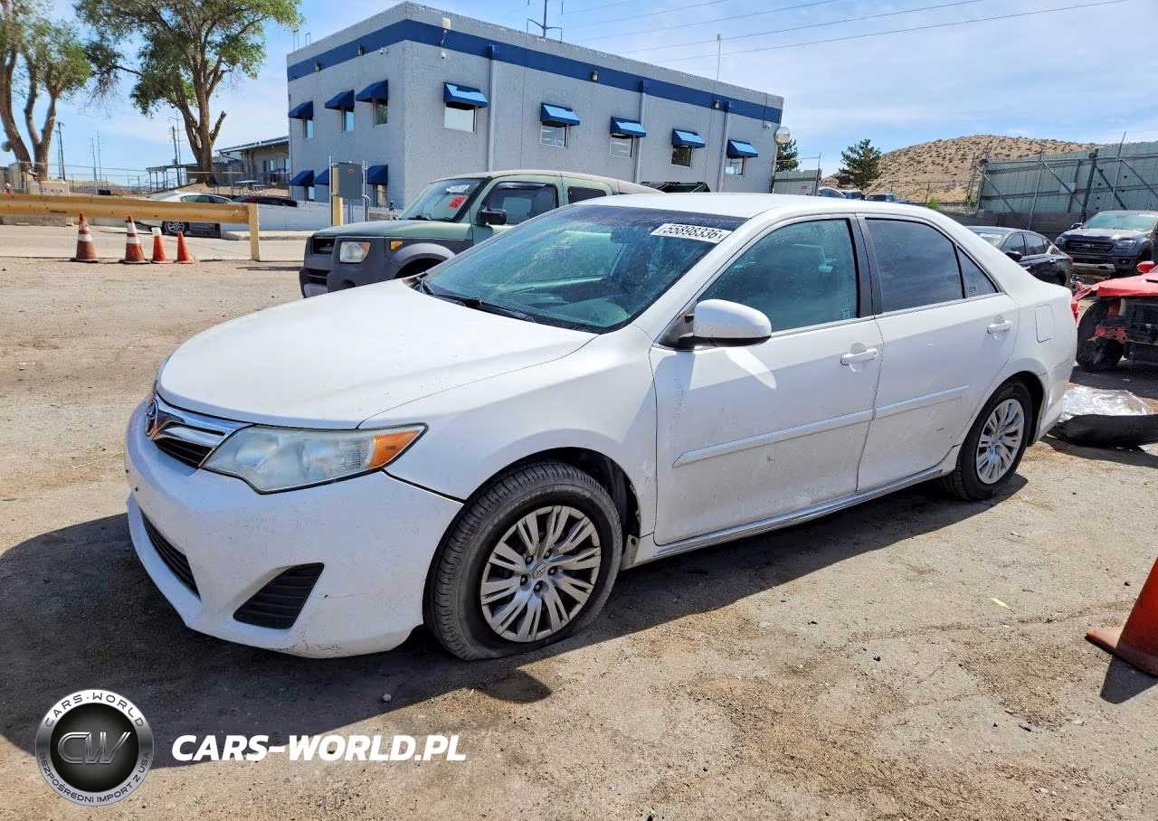 2012 Toyota Camry Le – zdjęcie 1 z 12
