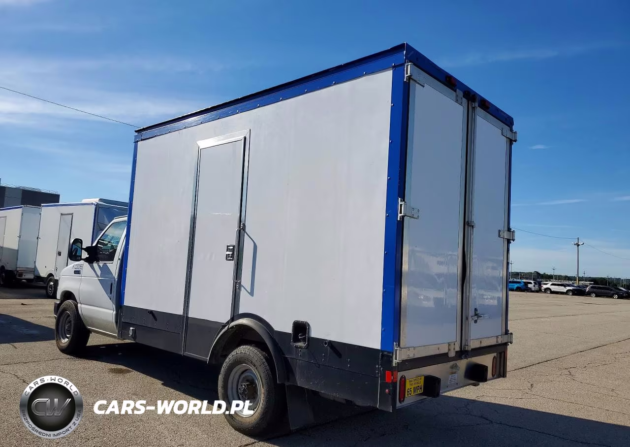 2023 Ford E350 Refrigerated Box Truck VIN:1FDWE3FK9PDD32054 - 2