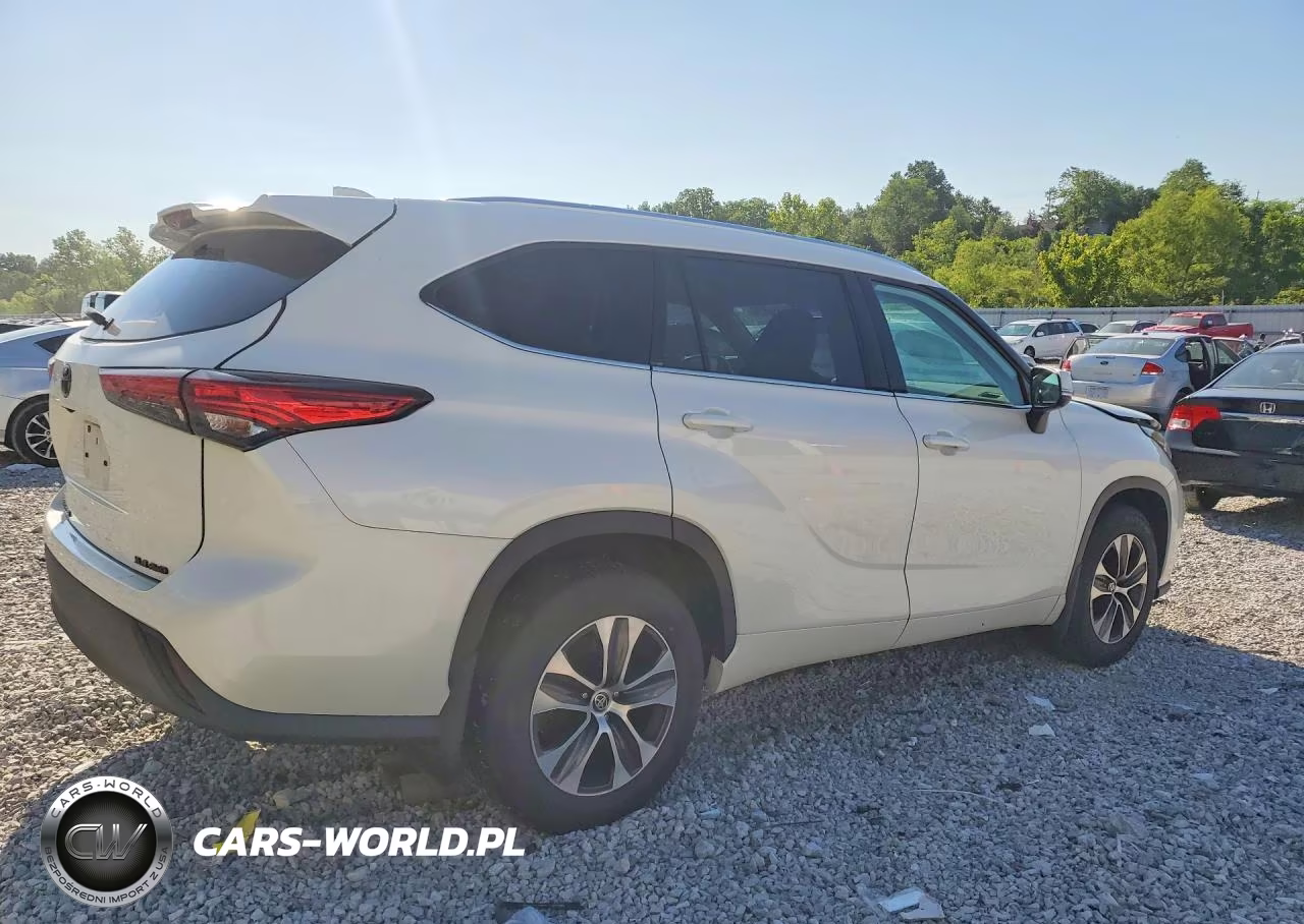 2021 Toyota Highlander Xle VIN:5TDHZRBH0MS552567 - 3