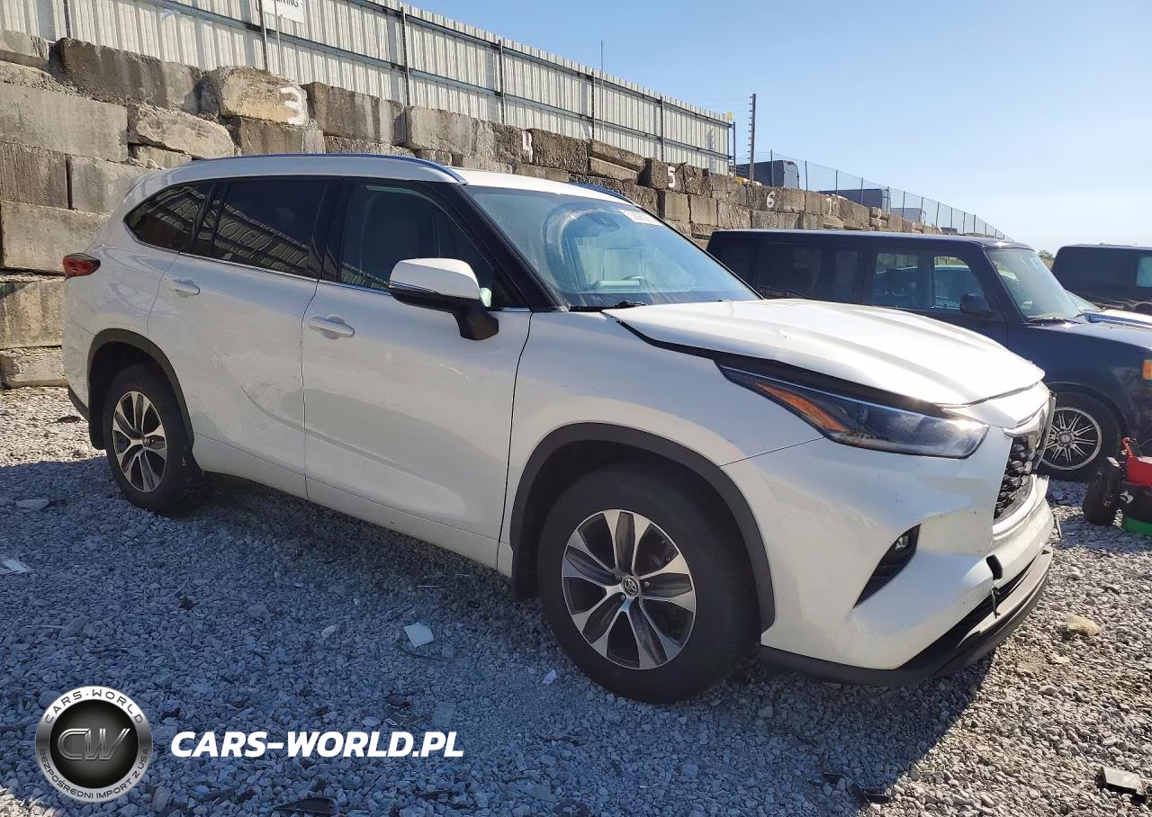 2021 Toyota Highlander Xle VIN:5TDHZRBH0MS552567 - 4