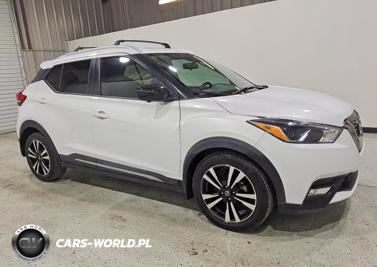 2018 Nissan Kicks Sr VIN:3N1CP5CU0JL534496 - 4