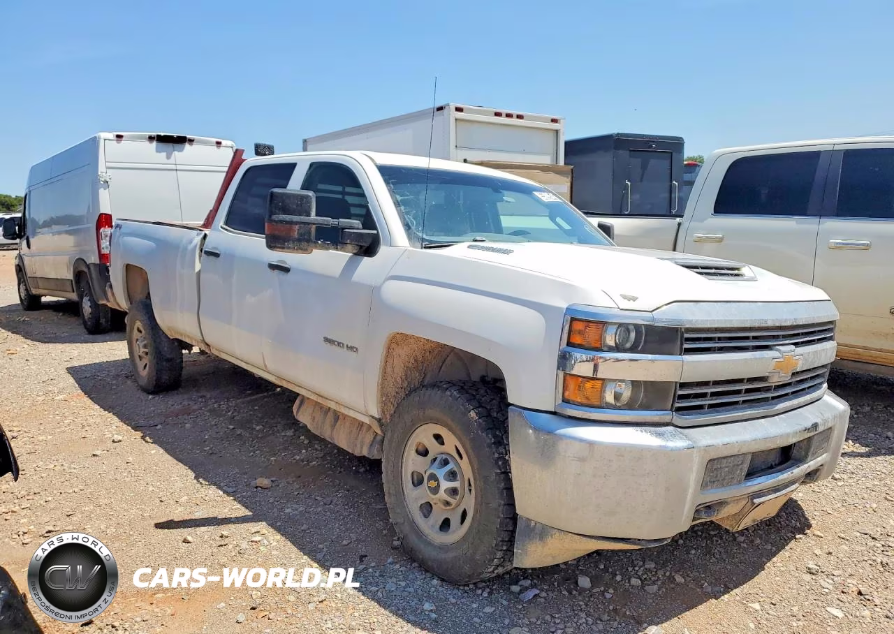 2018 Chevrolet Silverado K3500 VIN:1GC4KYCY7JF185335 - 4