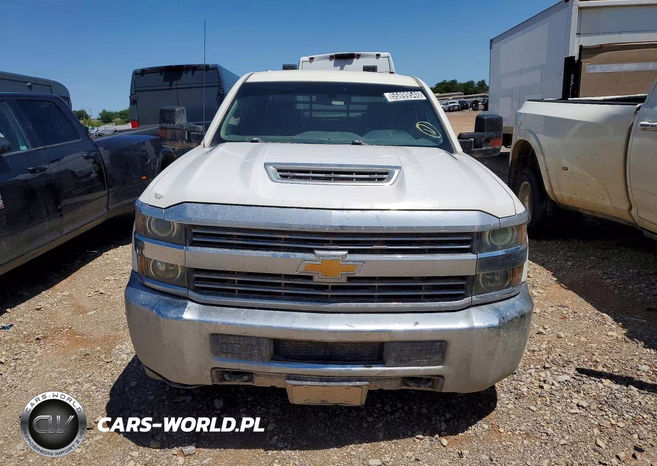 2018 Chevrolet Silverado K3500 VIN:1GC4KYCY7JF185335 - 5