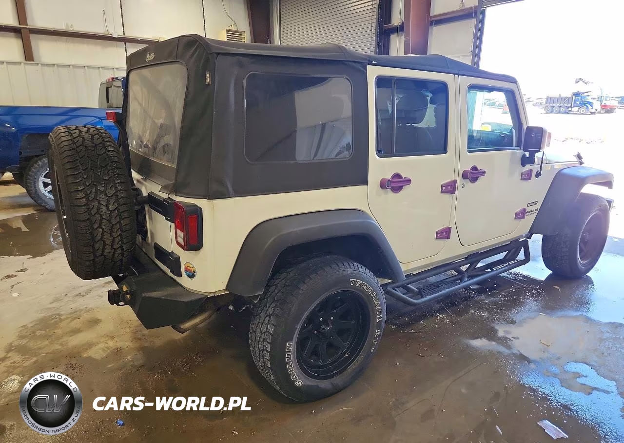 2014 Jeep Wrangler Unlimited Sport VIN:1C4BJWDG6EL113215 - 3