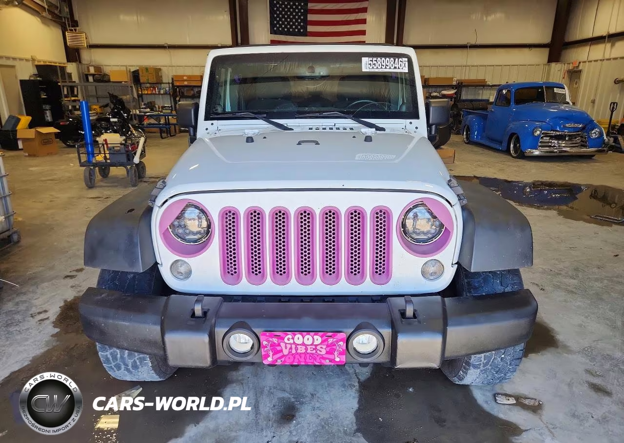 2014 Jeep Wrangler Unlimited Sport VIN:1C4BJWDG6EL113215 - 5