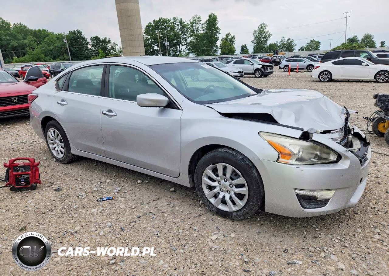 2014 Nissan Altima 2.5 S VIN:1N4AL3APXEC133952 - 4
